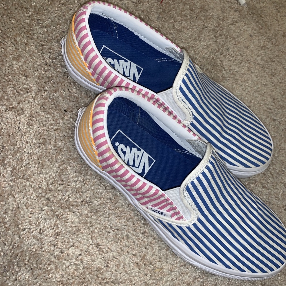 Vans - Picture 2 of 3